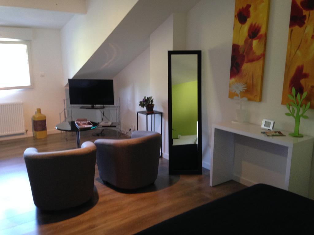 Les Chambres Lauryvan Saint-Junien Room photo